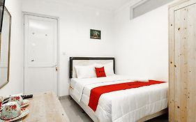 Reddoorz Syariah Plus Near Pancoran 2